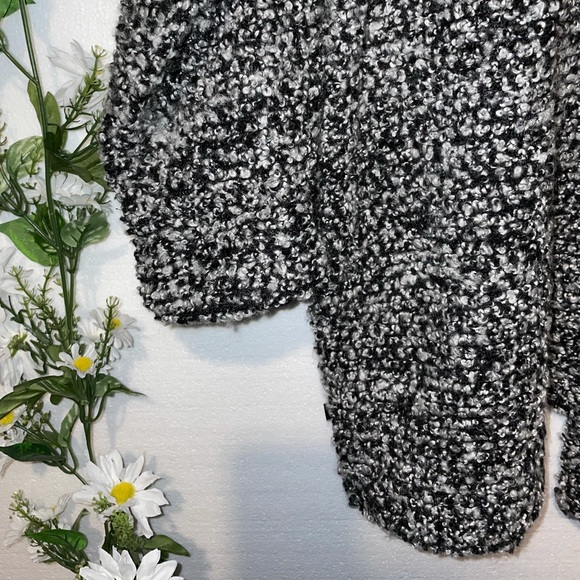 WILLIAM RAST- Oversized Sweater - Picture 3 of 7